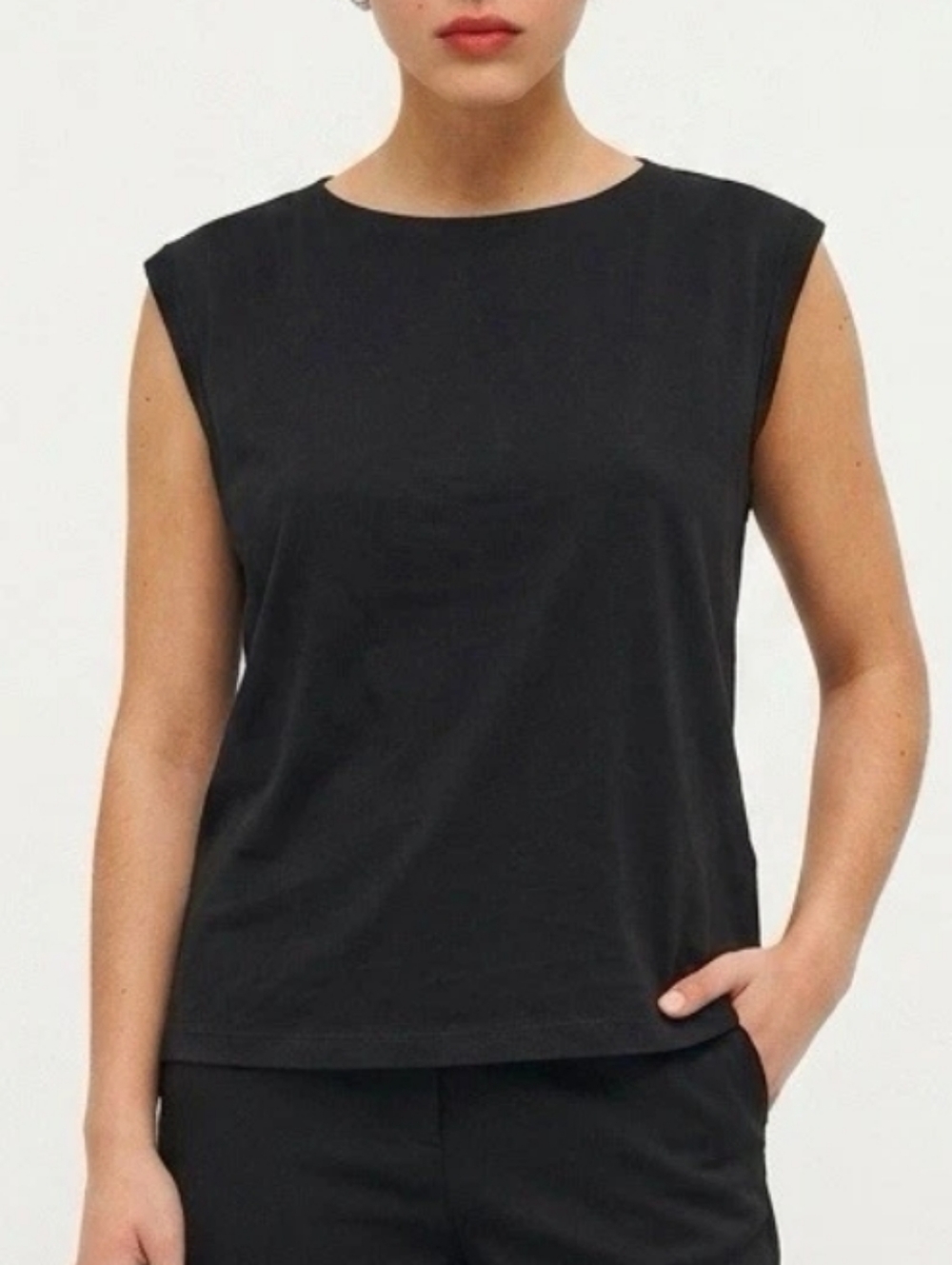 Elie Elie Tahari Sleeveless Black Crewneck Tank T-shirt